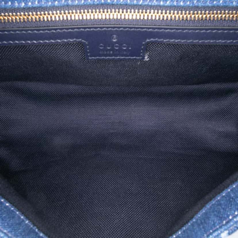 Gucci Small GG Marmont Matelasse Denim Flap Crossbody Blue Denim Good condition - Model View