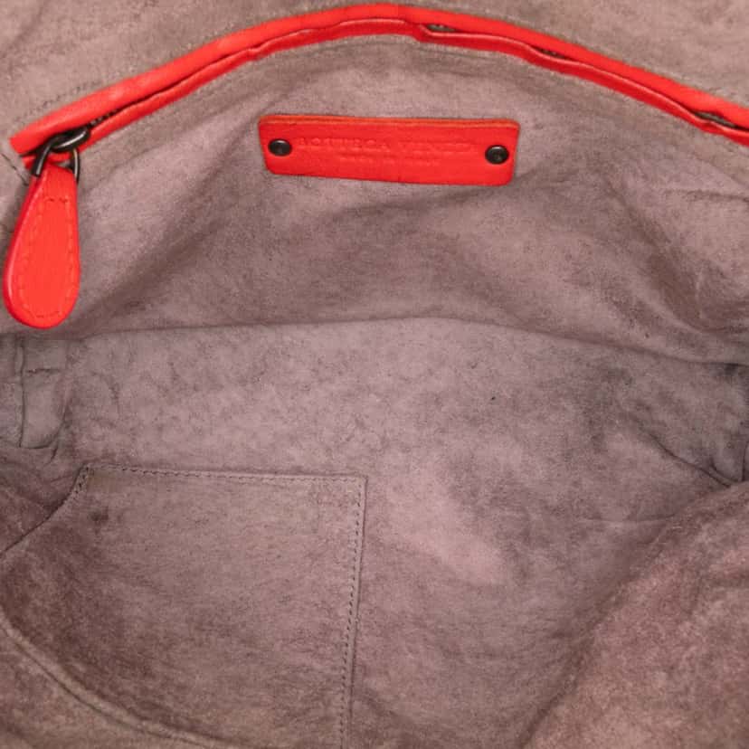 Bottega Veneta Nappa Intrecciato Nodini Crossbody Red Leather Fair condition - Model View