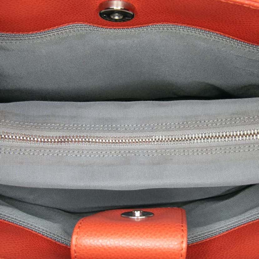 Chanel Tall Calfskin Executive Cerf Tote Red Leather Fair condition - Model View