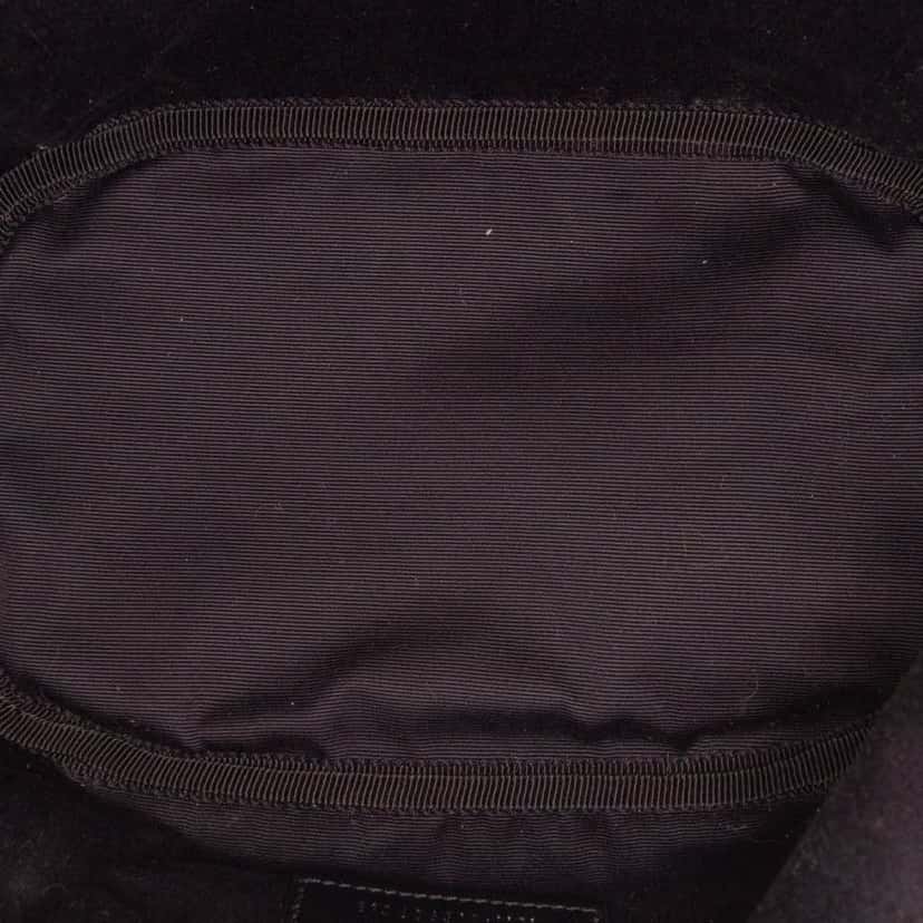 Saint Laurent Lambskin Le Maillon Hook Bucket Bag Black Leather Good condition - Model View