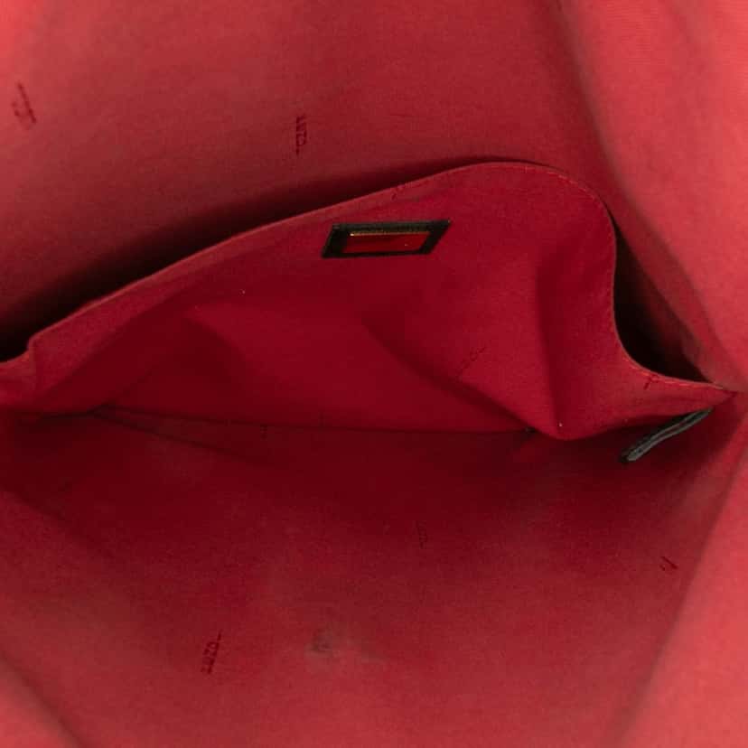 Fendi Zucchino Coated Canvas Charm Zip Crossbody Black Canvas Good condition - Model View