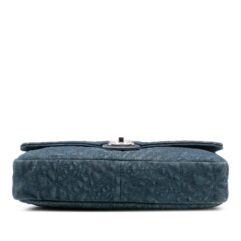 Chanel Large Embroidered Denim Camellia Flap Blue Denim Good condition - Inside View