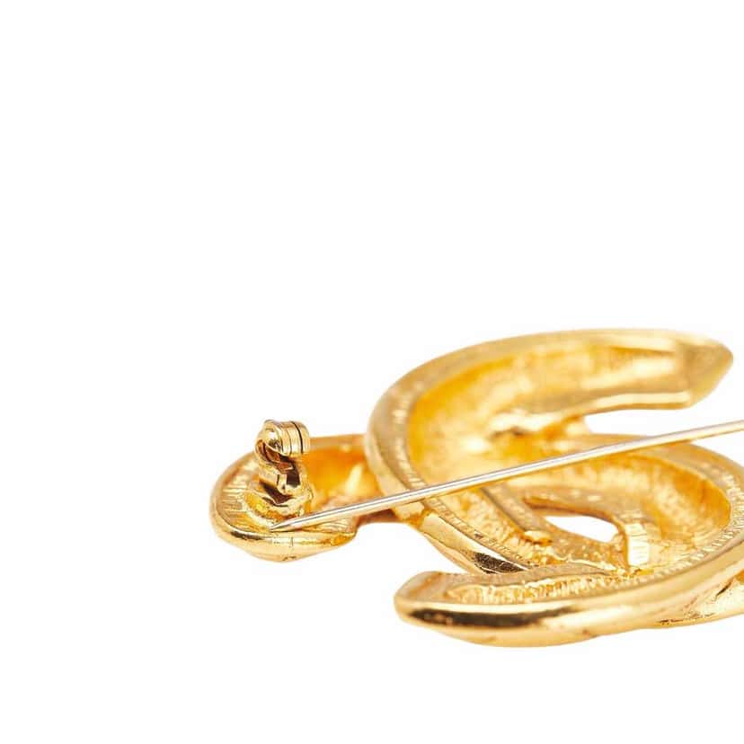 Chanel Gold Plated CC Quilted Brooch Gold Metal Good condition - Model View