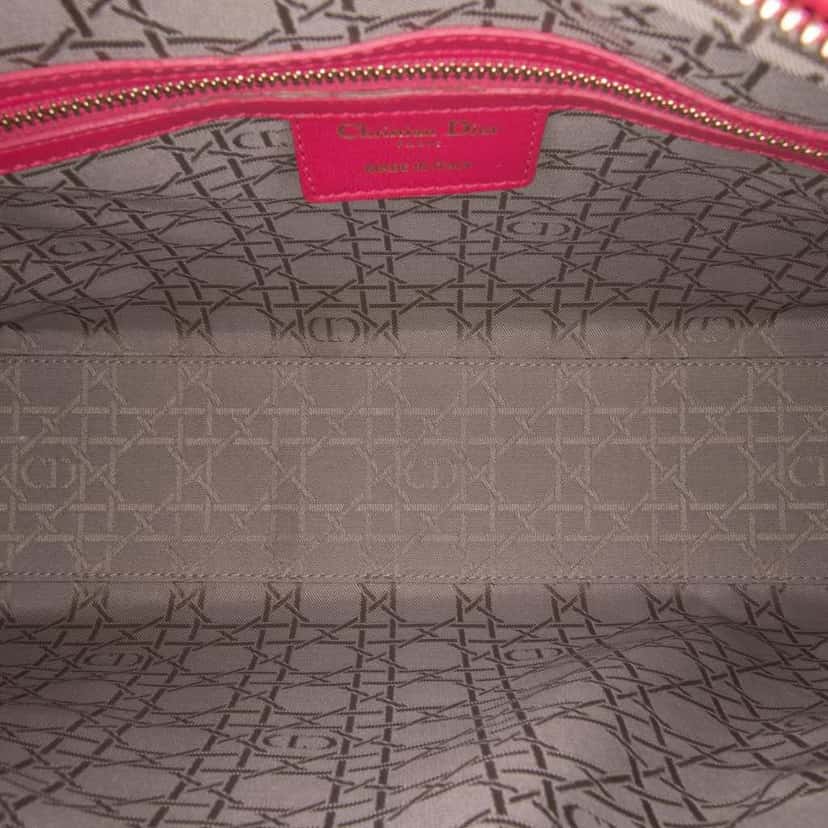 Dior Large Lambskin Cannage Lady Dior Pink Leather Good condition - Model View