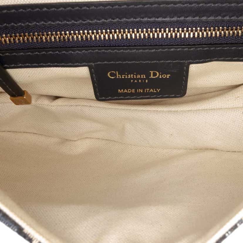 Dior Oblique Canvas Saddle Bag Blue Canvas Good condition - Model View