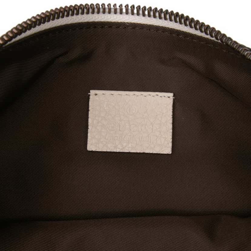 Gucci Leather Blind For Love Clutch White Leather Good condition - Box View