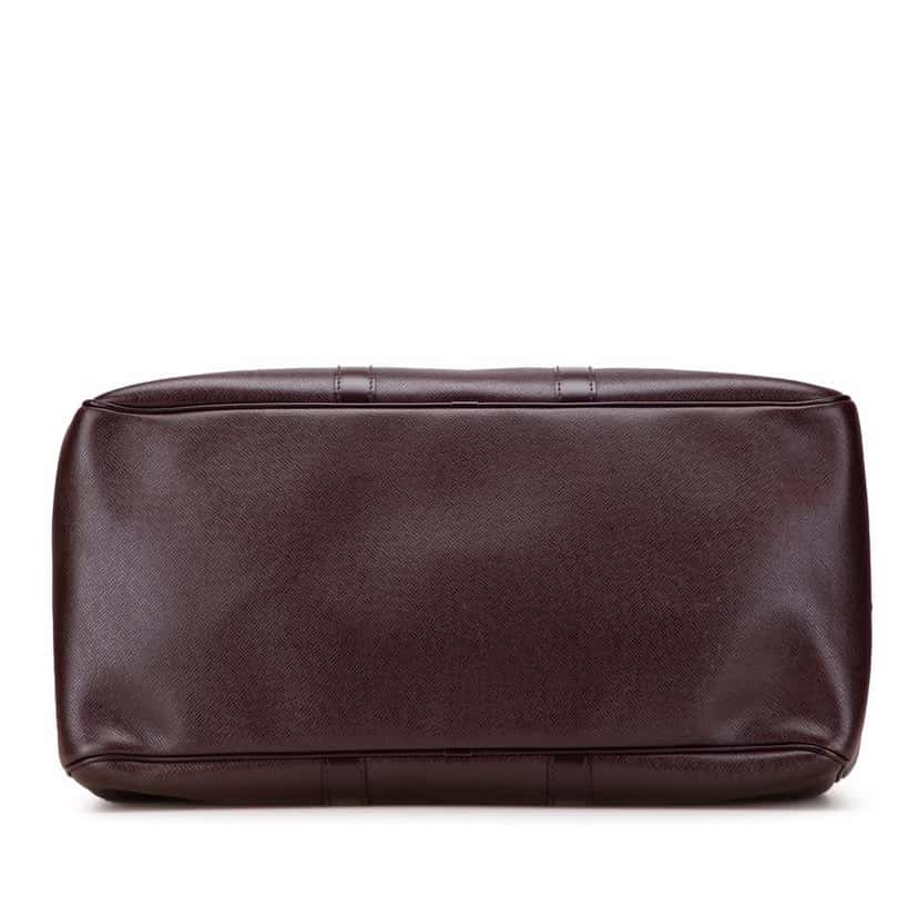 Louis Vuitton Taiga Kendall PM Red Leather Good condition - Inside View
