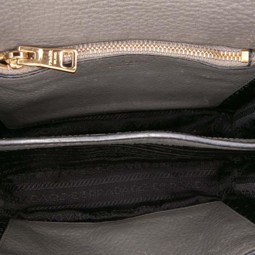 Prada Vitello Daino Flap Crossbody Brown Leather Good condition - Model View