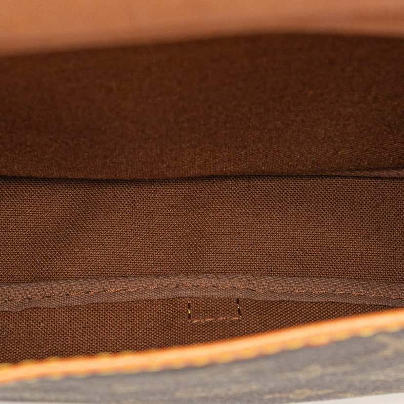 Louis Vuitton Monogram Saumur 30 Brown Canvas Good condition - Model View