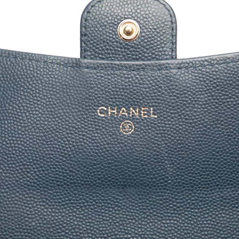 Chanel CC Quilted Caviar Classic Flap Wallet Blue Leather Good condition - Box View