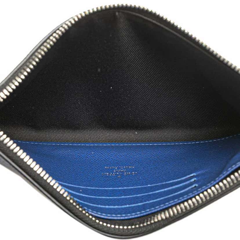 Louis Vuitton Monogram Taigarama Pochette Discovery PM Blue Canvas Good condition - Model View