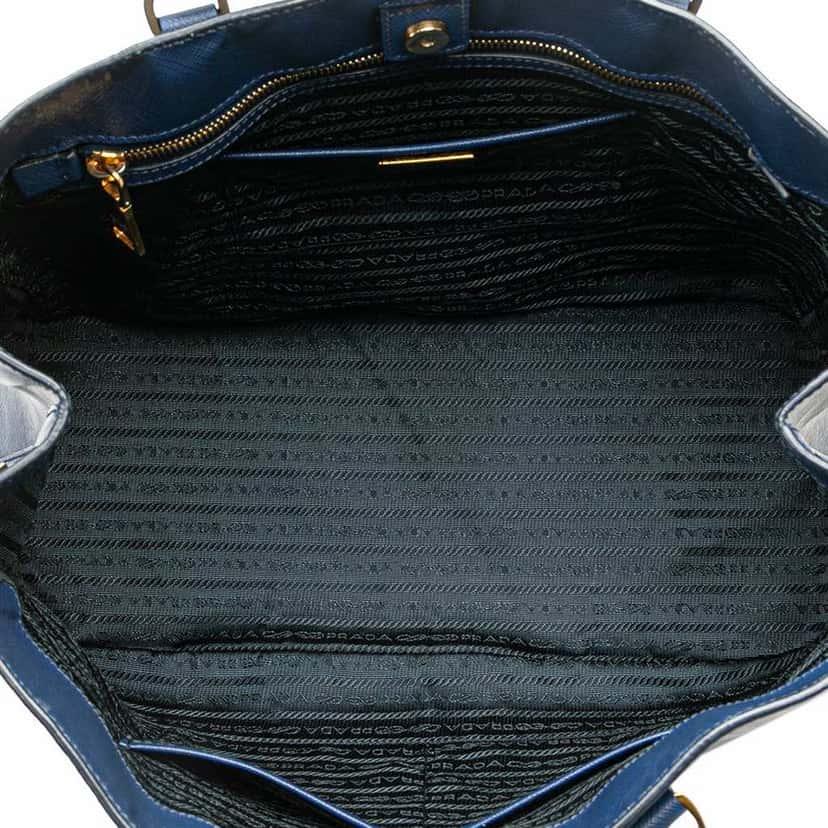 Prada Large Saffiano Lux Galleria Tote Blue Leather Good condition - Model View