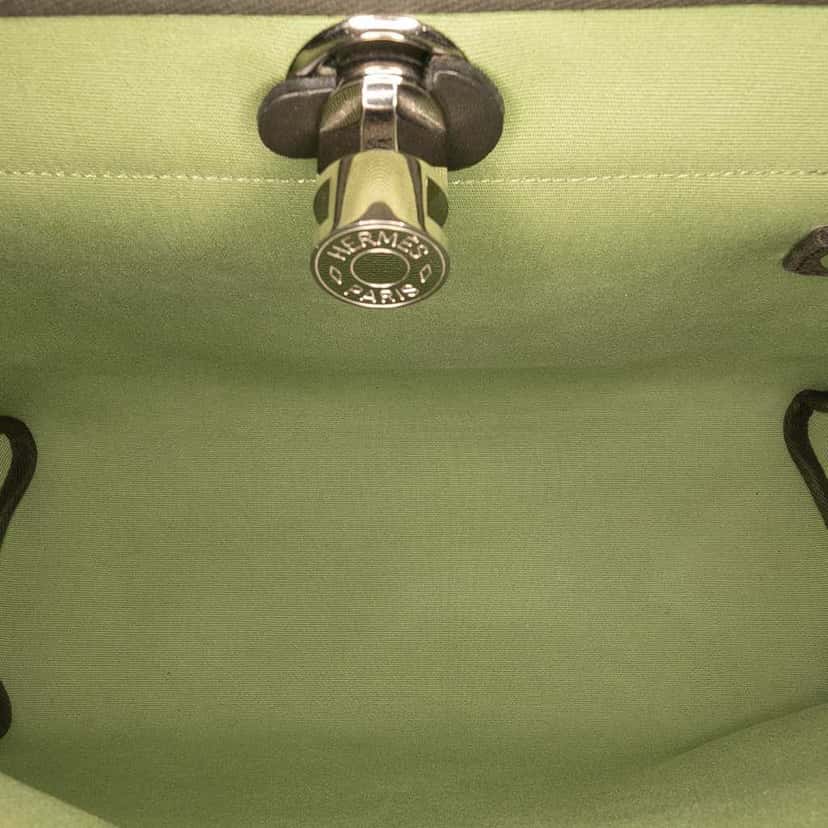 Hermès Toile Herbag Zip 31 Green Canvas Good condition - Model View