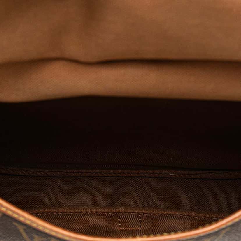Louis Vuitton Monogram Saumur 30 Brown Canvas Fair condition - Model View