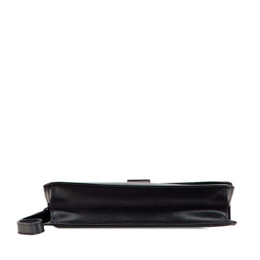 Louis Vuitton Taiga Selenga Black Leather Good condition - Inside View
