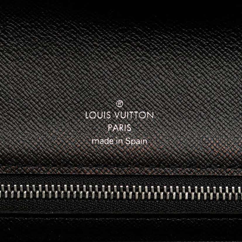 Louis Vuitton Taiga Selenga Black Leather Good condition - Box View
