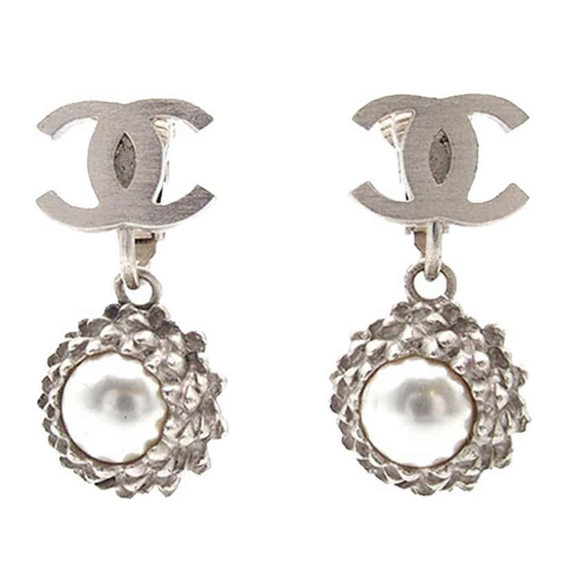 Chanel Silver Plated CC Pearl Dangle Clip On Earrings Silver Metal Good condition - Front View