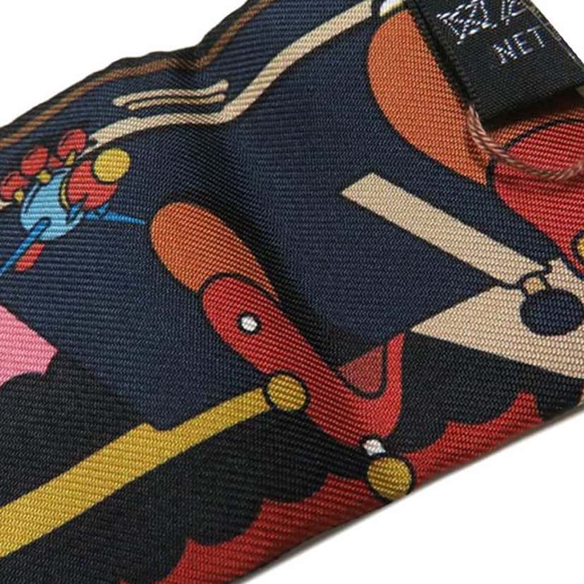 Hermès Pony Pit Stop Silk Twilly Scarf Green Silk Very good condition - Model View