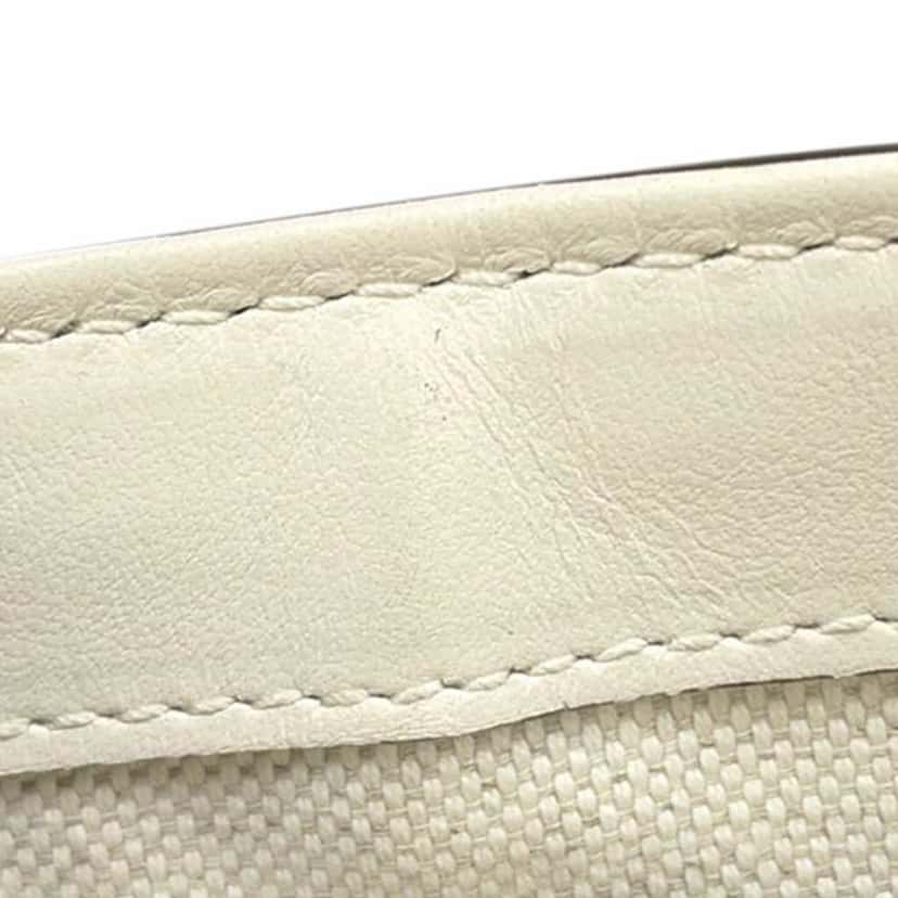 Gucci GG Embossed Flap Satchel White Leather Good condition - Box View