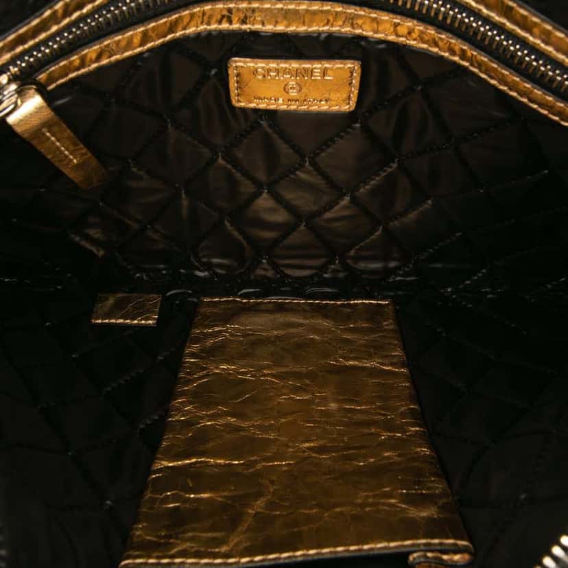 Chanel Metallic Lambskin Je Ne Suis Pas En Solde Clutch Gold Leather Very good condition - Model View