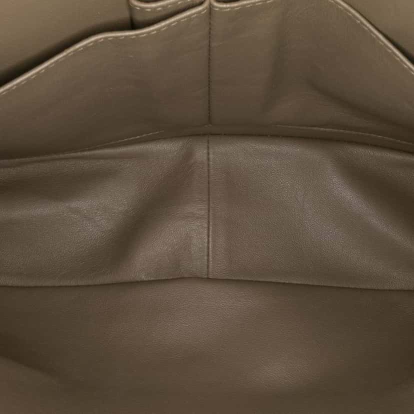 Chanel Jumbo Classic Caviar Double Flap Brown Leather Good condition - Model View