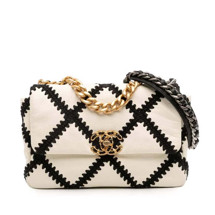 Chanel Medium Crochet Calfskin 19 Flap White Leather Good condition - Front View