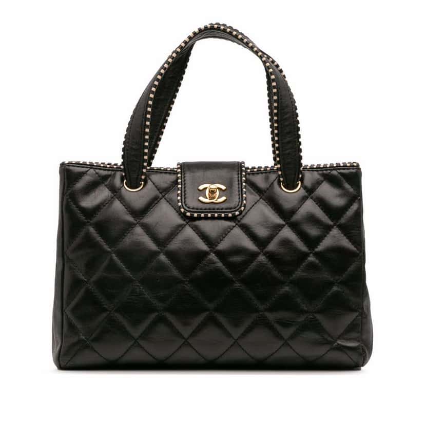 Chanel CC Quilted Lambskin Handbag Black Leather Good condition - Front View