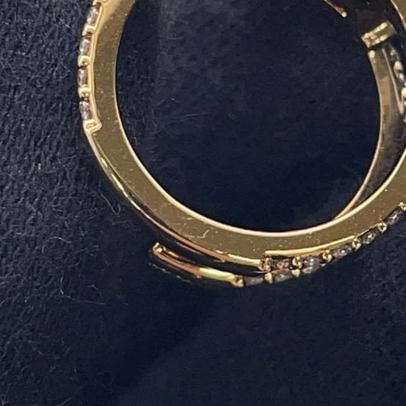 Louis Vuitton Gold Plated LV Iconic Ring XS Gold Metal Good condition - Model View