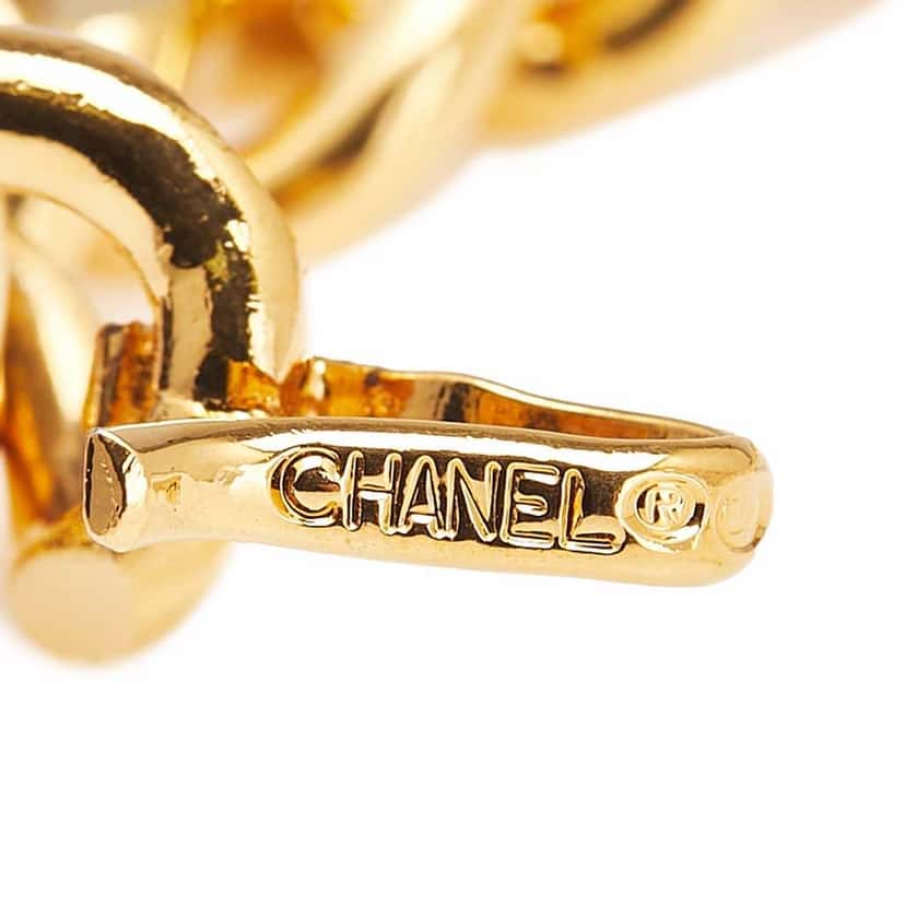 Chanel Gold Plated CC Medallion Chain Belt Gold Metal Good condition - Model View