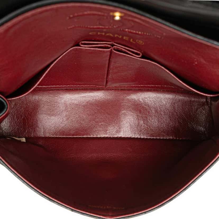 Chanel Small Classic Lambskin Double Flap Black Leather Good condition - Model View