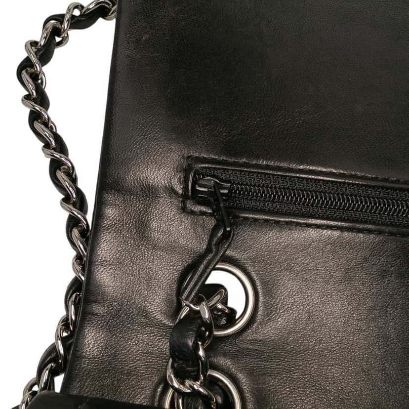Chanel Medium Classic Lambskin Double Flap Black Leather Good condition - Box View