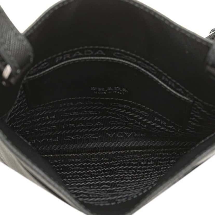 Prada Saffiano Crossbody Black Leather Good condition - Model View
