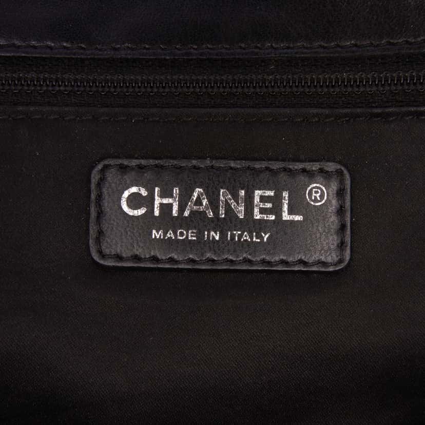 Chanel Maxi Quilted Lambskin 3 Flap Black Leather Good condition - Box View