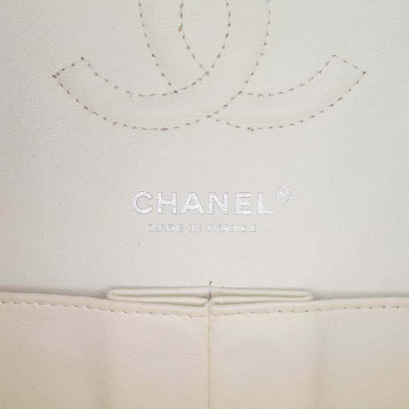Chanel Medium Classic Caviar Double Flap White Leather Good condition - Box View