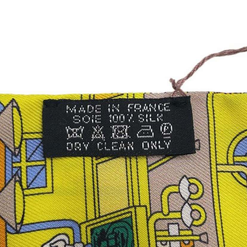 Hermès La Maison des Carres Silk Twilly Scarf Yellow Silk Very good condition - Back View