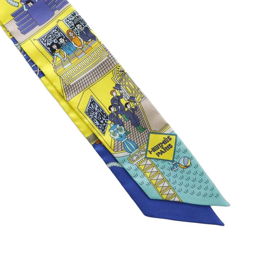 Hermès La Maison des Carres Silk Twilly Scarf Yellow Silk Very good condition - Box View