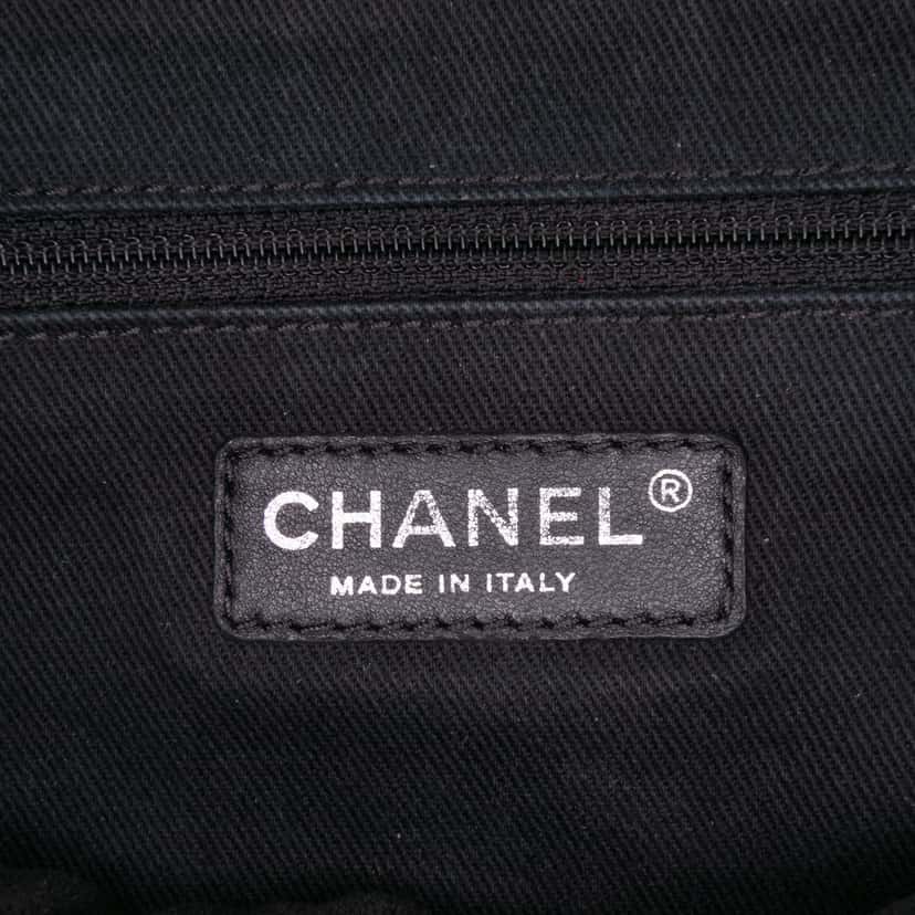 Chanel Medium Quilted Iridescent Caviar Easy Flap Blue Leather Good condition - Box View