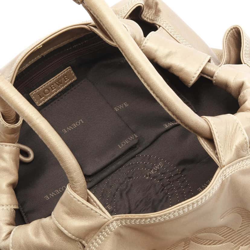 Loewe Metallic Nappa Aire Gold Leather Good condition - Inside View
