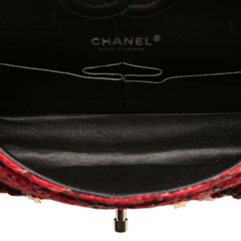 Chanel Small Classic Tweed Charm Double Flap Red Tweed Good condition - Model View