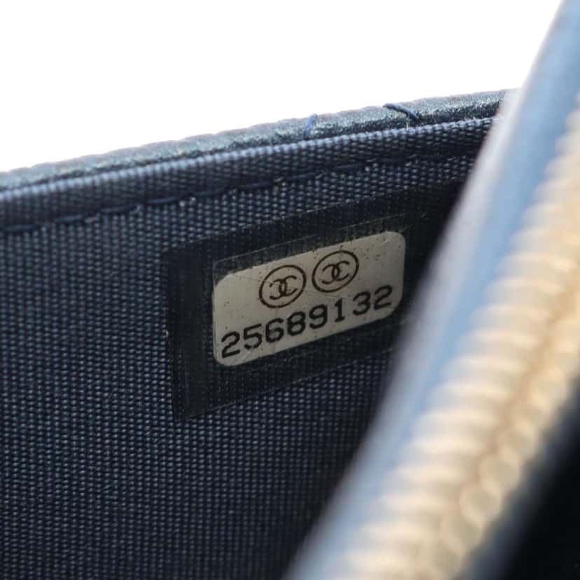 Chanel Quilted Caviar Golden Class Wallet On Chain Blue Leather Good condition - Box View