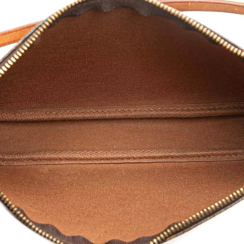 Louis Vuitton Monogram Pochette Accessoires Brown Canvas Good condition - Model View