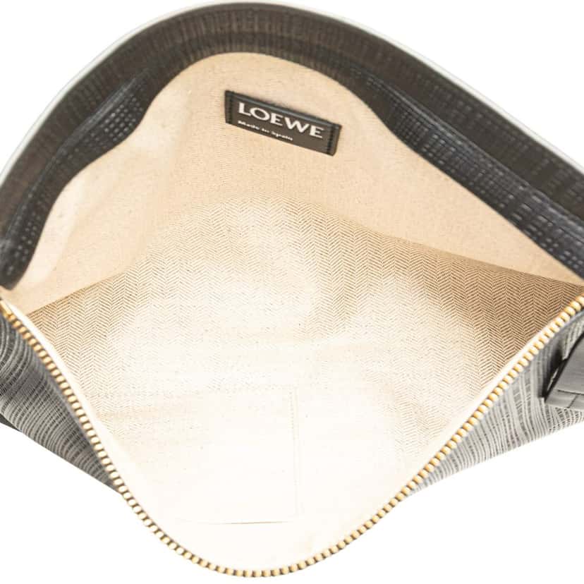 Loewe Leather Anagram T Clutch Black Leather Good condition - Model View