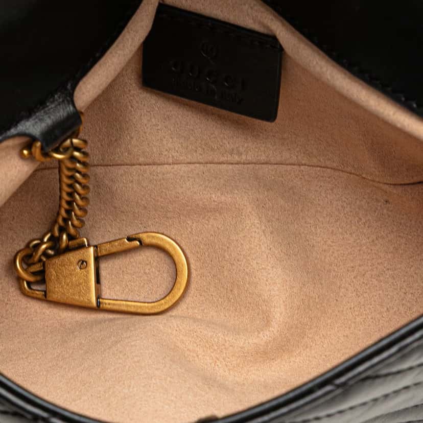 Gucci Super Mini GG Marmont Matelasse Leather Flap Crossbody Black Leather Good condition - Model View
