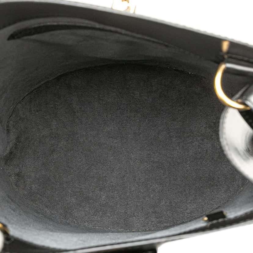 Louis Vuitton Epi Cluny Black Leather Good condition - Model View