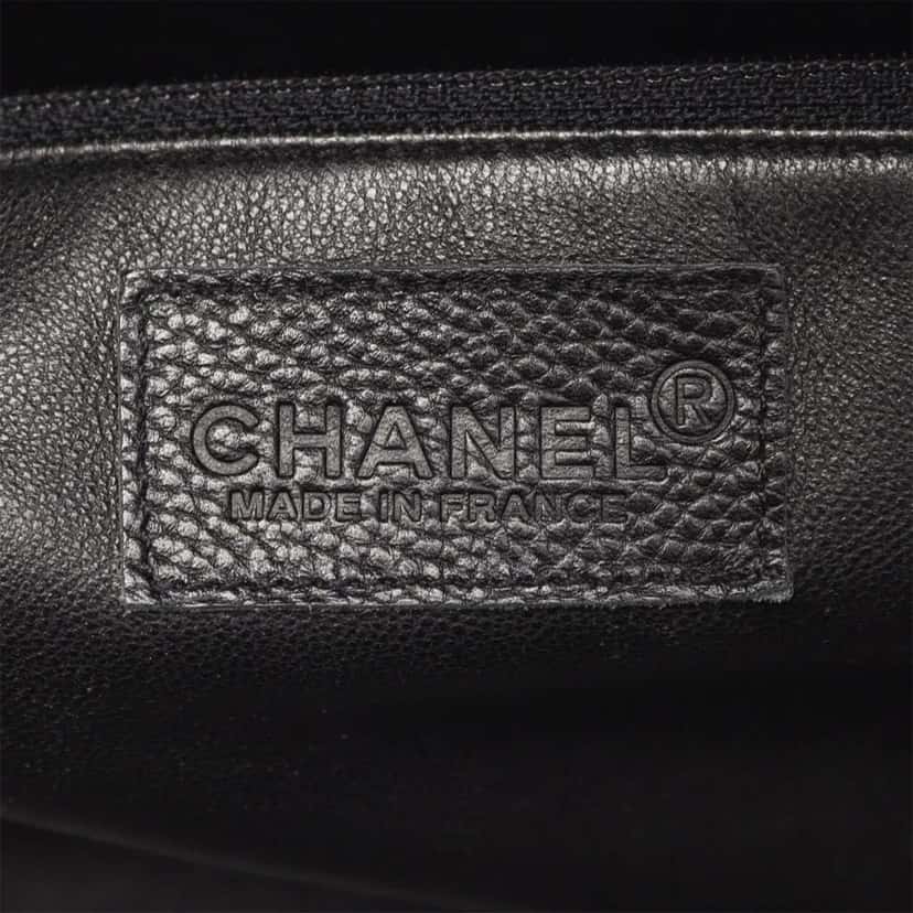 Chanel Large Quilted Caviar and Patent Logo Bowler Bag Black Leather Good condition - Model View