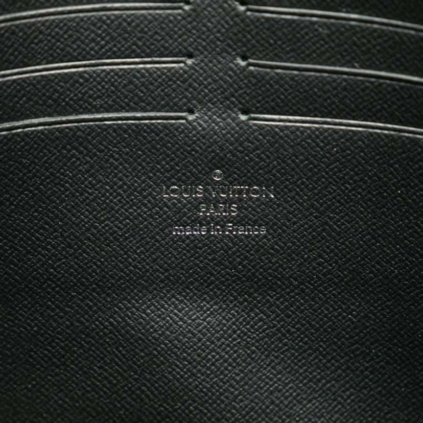 Louis Vuitton Epi Pochette Voyage MM Black Leather Good condition - Box View