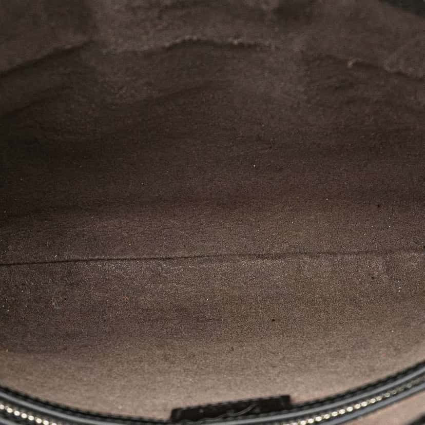 Gucci Guccissima Crossbody Black Leather Good condition - Model View