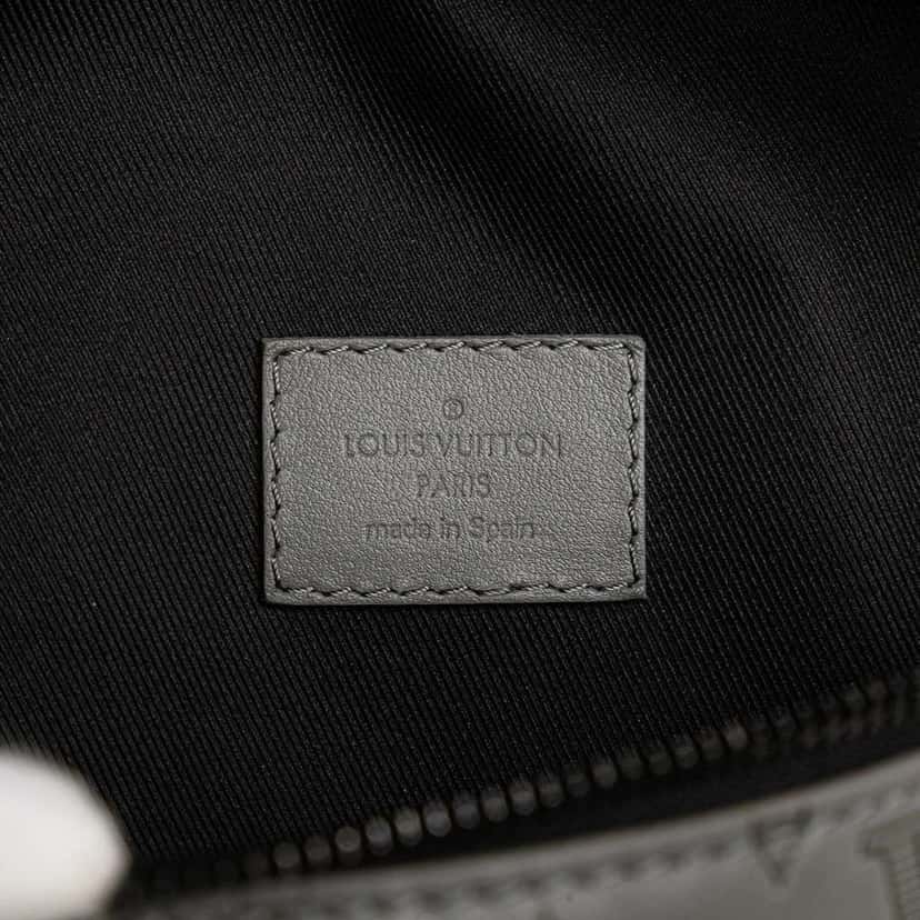 Louis Vuitton Monogram Shadow Discovery Bumbag Grey Leather Good condition - Box View