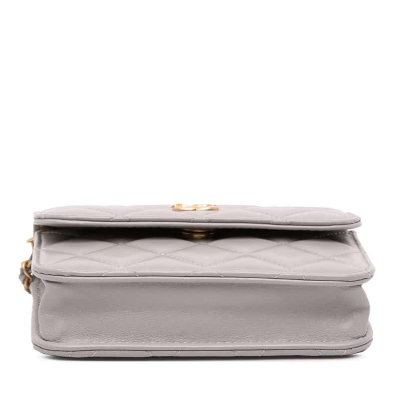 Chanel Mini Lambskin Pearl Crush Clutch On Chain Grey Leather Good condition - Inside View