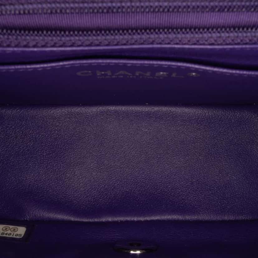 Chanel Mini Square Classic Patent Single Flap Purple Leather Good condition - Model View